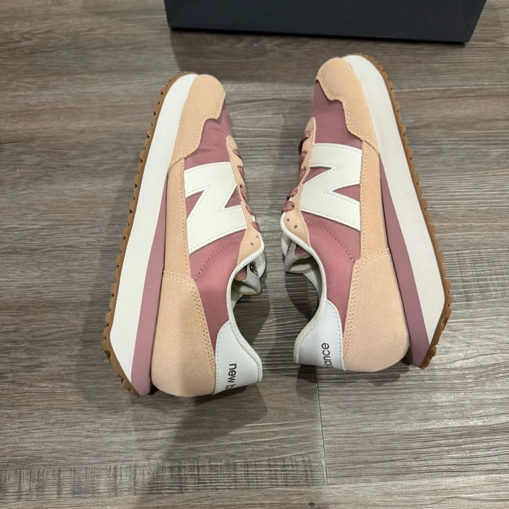 New Balance 237 Rose Rose Suede Leather Athletic Lace Up Sneakers